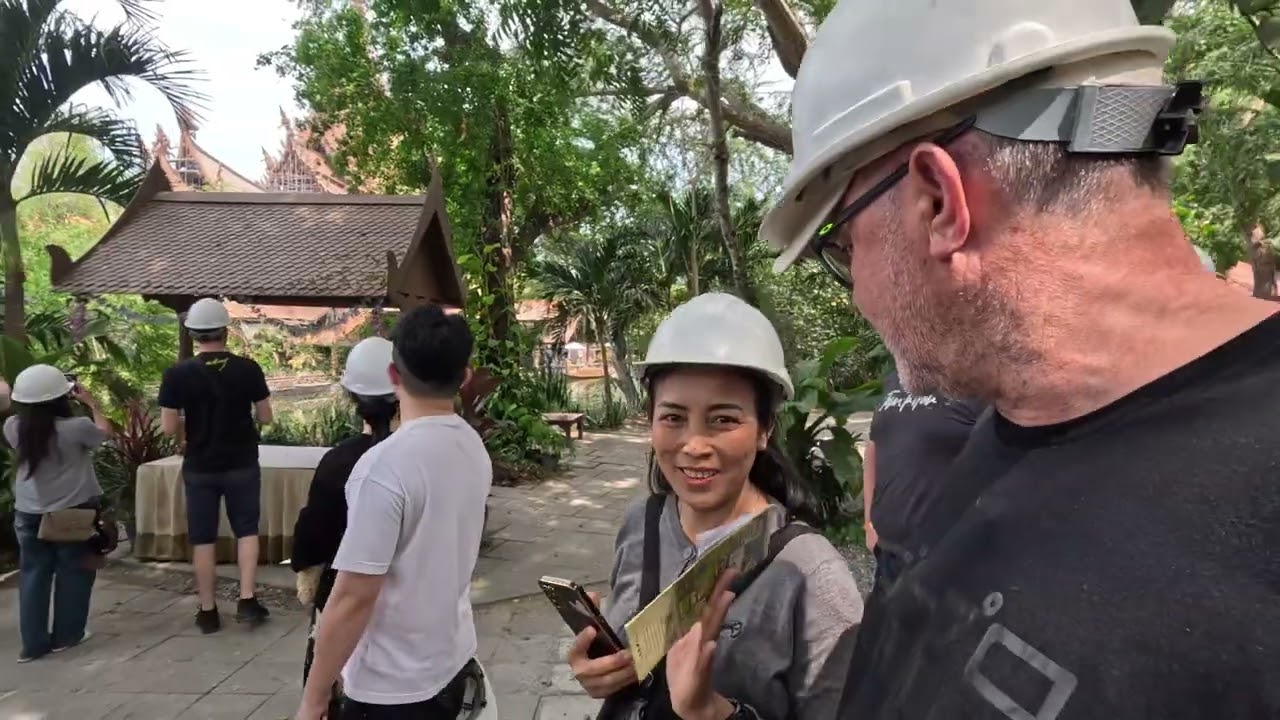 Kunyawan nous rejoint pour la visite du sanctuaire de la vérité