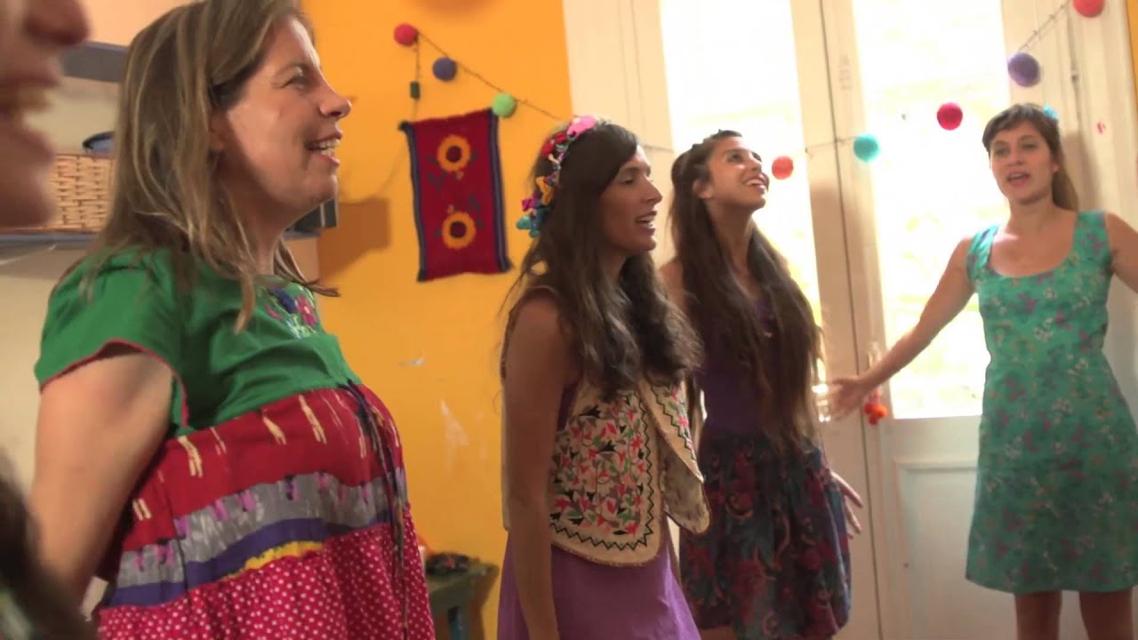 Risas de la Tierra - SI SI KUMBALE (Canción popular africana)