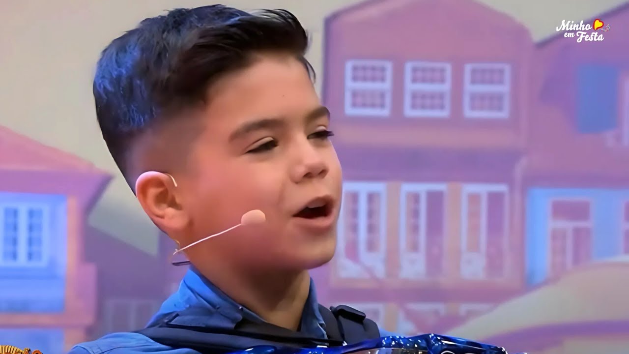 Pequenino Dinis Reis DESLUMBROU toda a Gente! Com a Concertina e a sua Voz