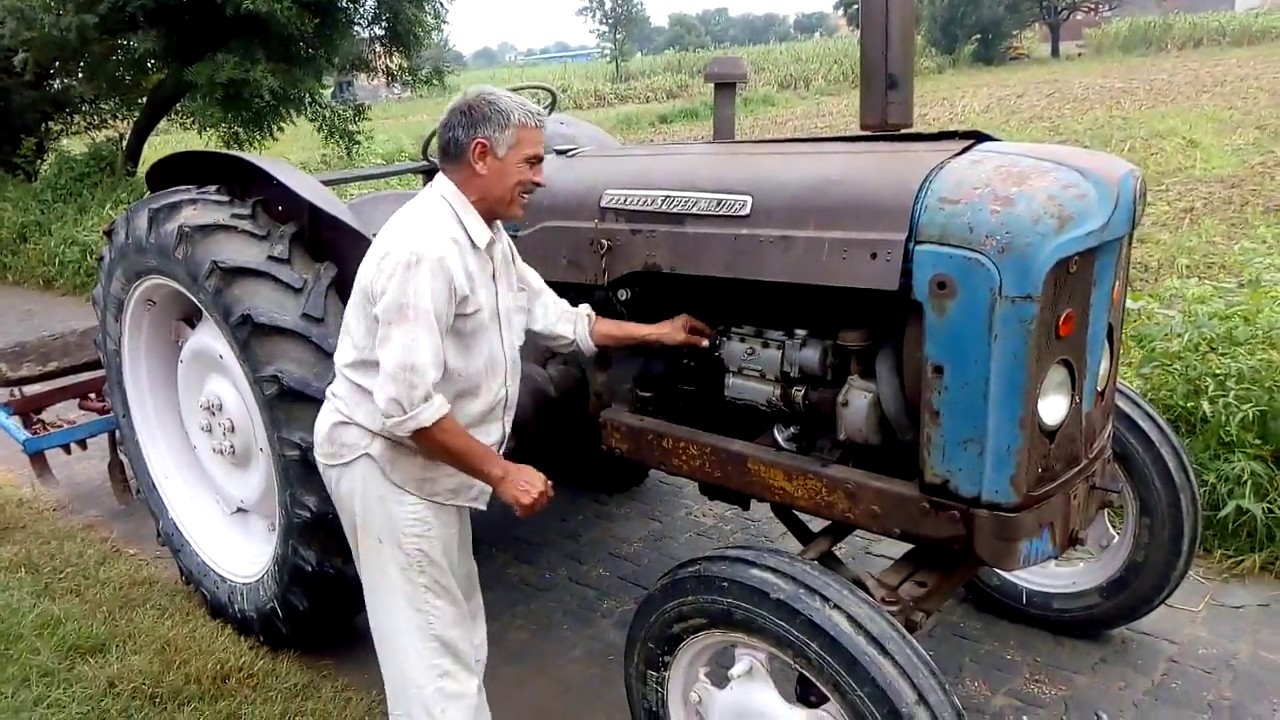 Antique Fordson Super Major tractor 1960 model Owner review
