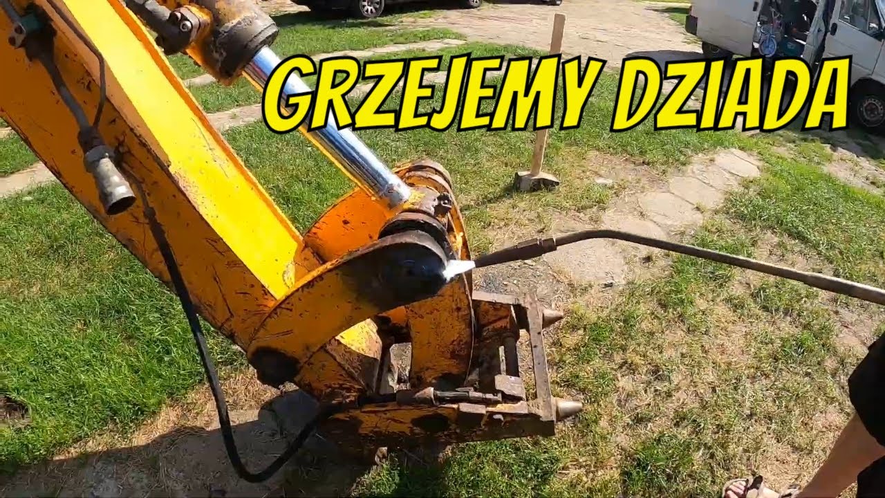 Walka z siłownikiem w koparce Mecalac 11CXi #Mecalac11CXi #Koparkakołowa