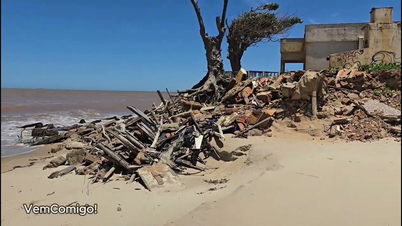 Dias depois do muro cair na Casinha Branca de Janelas Azuis