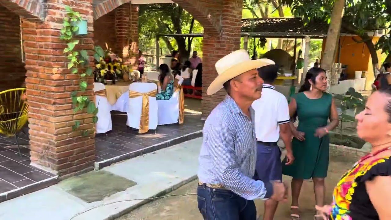 Desde San José Camotinchan  Oaxaca Trabajamos como el Cliente pide Mini Sonido Orquesta