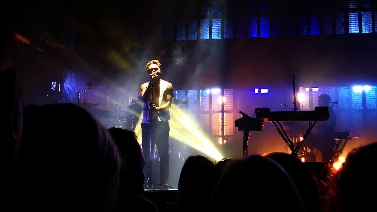 MASSIVE ATTACK + AZEKEL - Ritual Spirit, live, HD