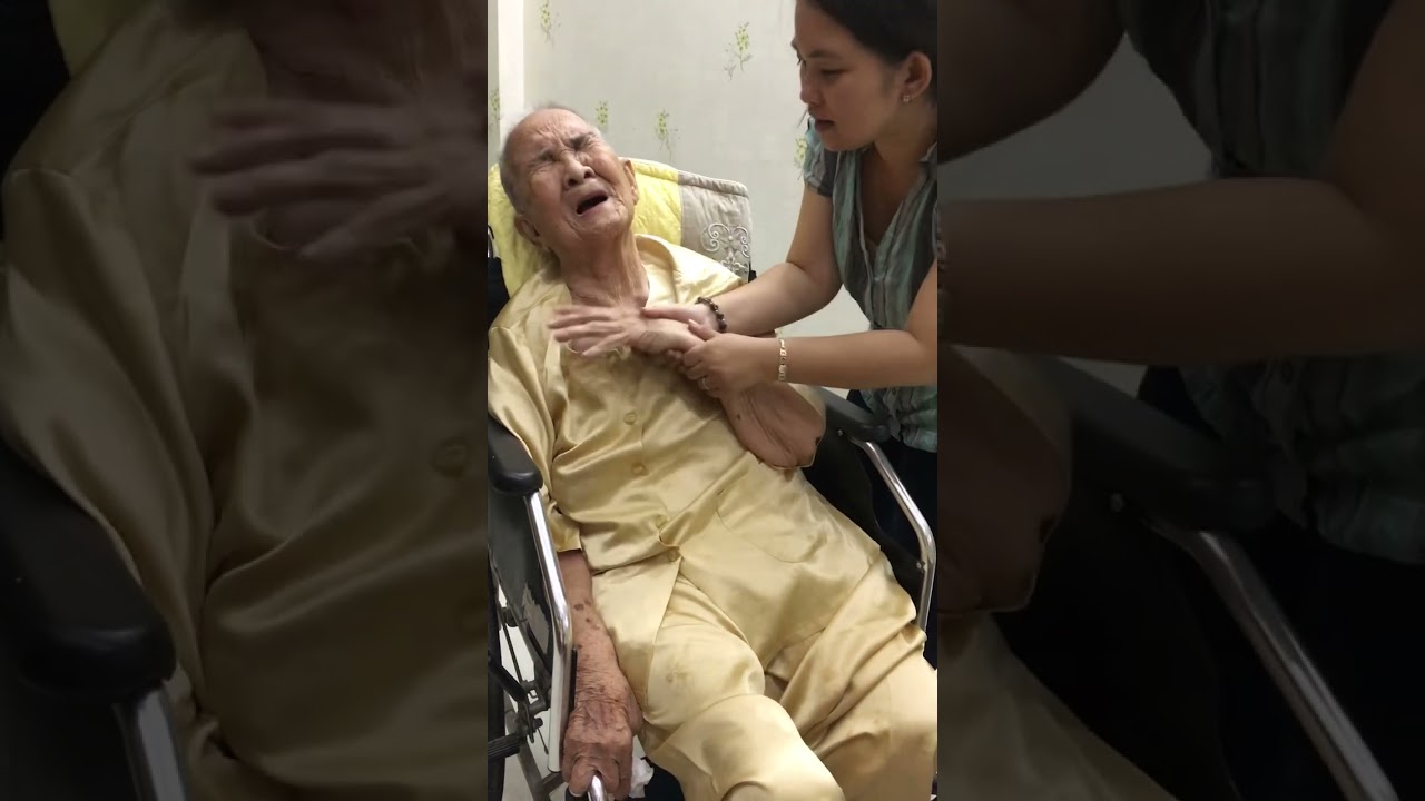 1 chiếc bà ngoại nhõng nhẽo :)