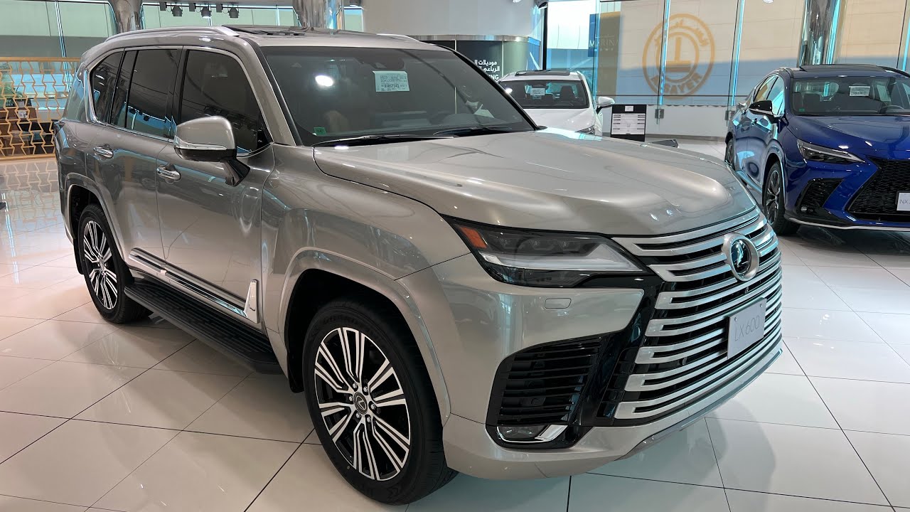 لكزس LX600 2024 الدرجة الاولى 3 صفوف رنقات 22 انش وشاشات خلفية وارد الساير الكويت
