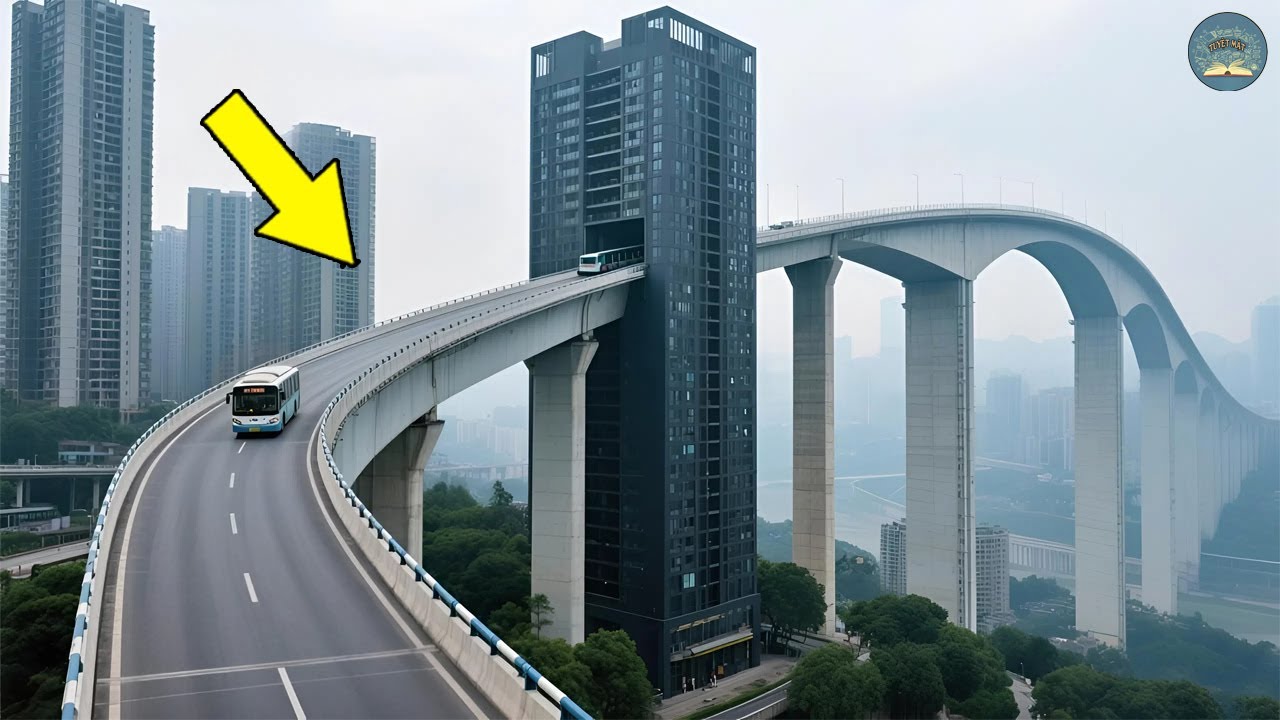 Đi Xe Buýt Trên Cầu Vượt 30 Tầng Điên Rồ Nhất Trung Quốc Ở Trùng Khánh | TUYỆT MẬT TV