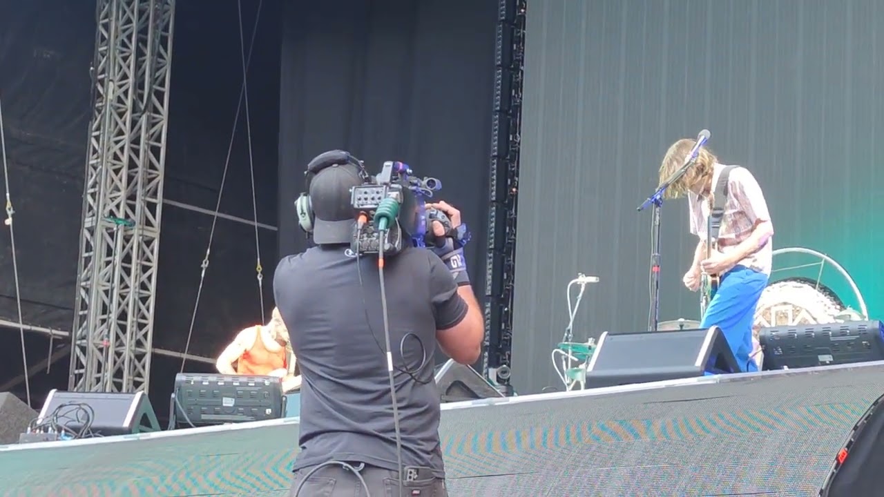 Red Hot Chili Peppers - Intro Jam (Live @ London 26/06/2022)