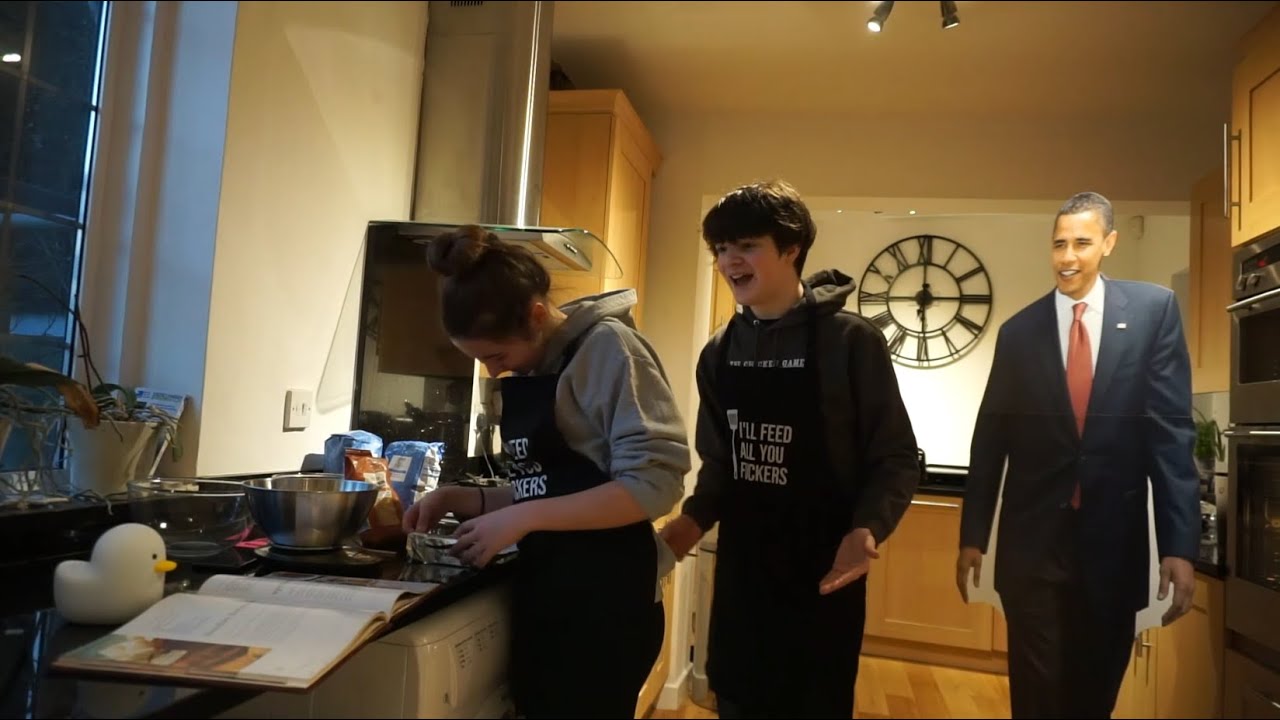 Tubbo Bakes a Cake w/ Ranboo!