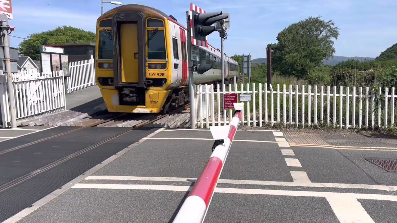 *Near miss incident* Fairbourne Level Crossing * READ DISCRIPTION*