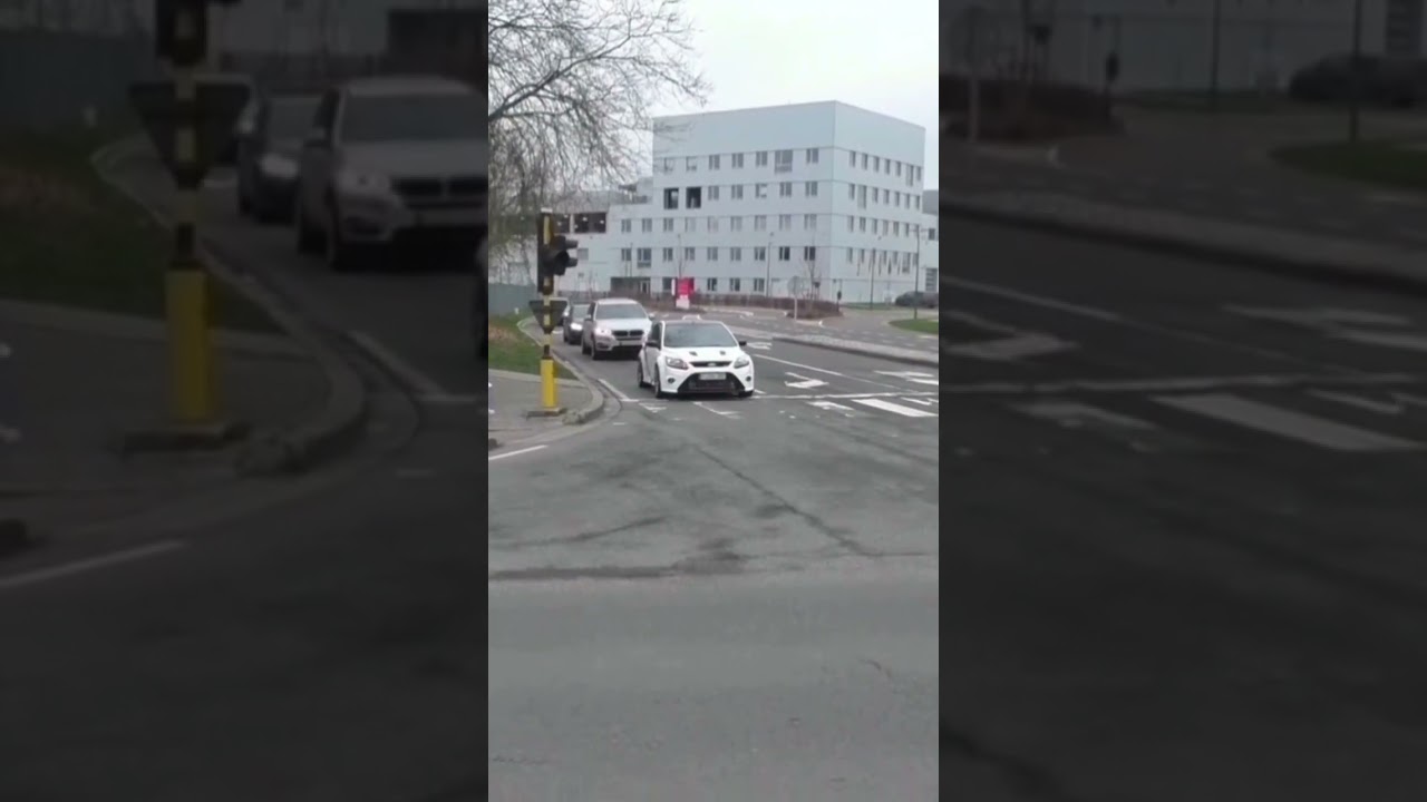 ford focus mk2 rs leaves and car show acceleration and exhaust sounds