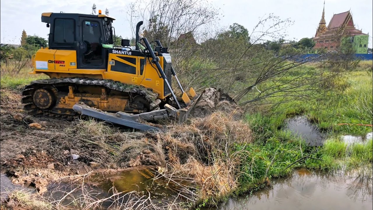 Starting Projectly Dozer DH17C3 Skill For Building The Water Using Stones For Fill Landfill Pushing