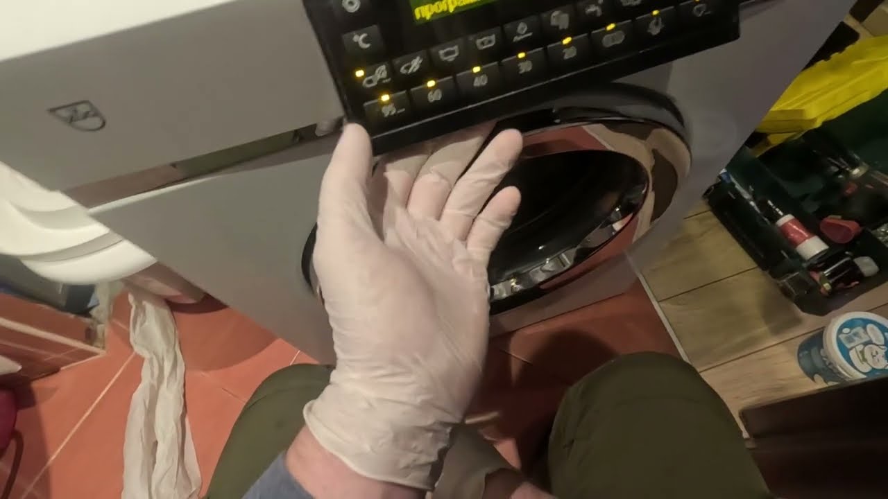 Стиральная машина V-ZUG не греет, не переходит на следующий цикл. Smeg с сушкой пошел дым из люка