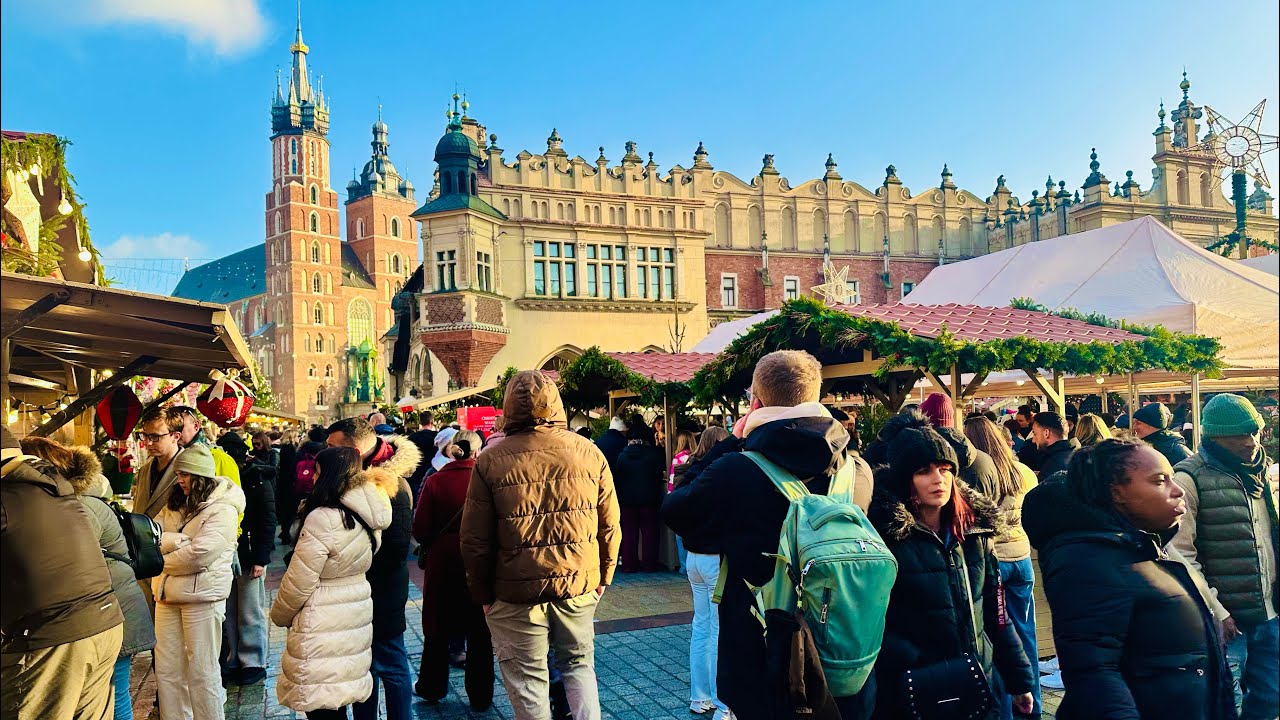 Krakow Poland, Holiday season Christmas and New Year Market in the Old Town Square【 4K Walking Tour】