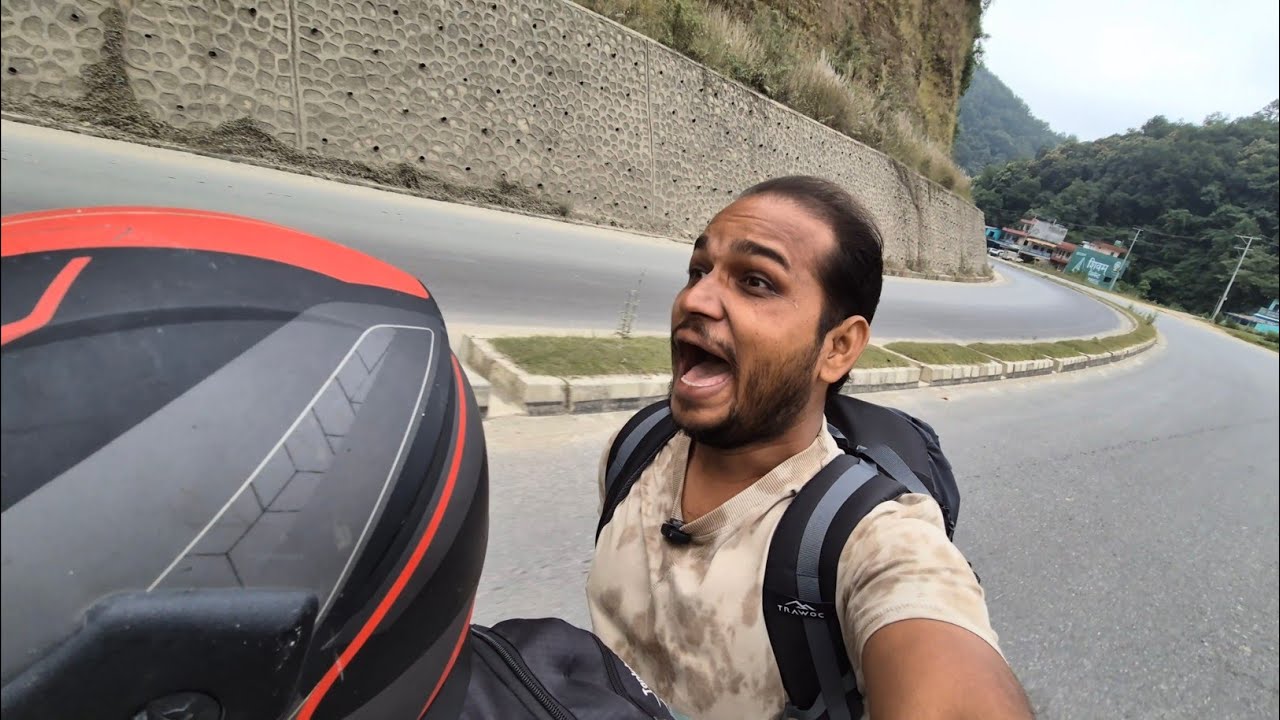 एक्सीडेंट हो जायेगा | Traveling mustang via lift and hitchhiking #pokhara