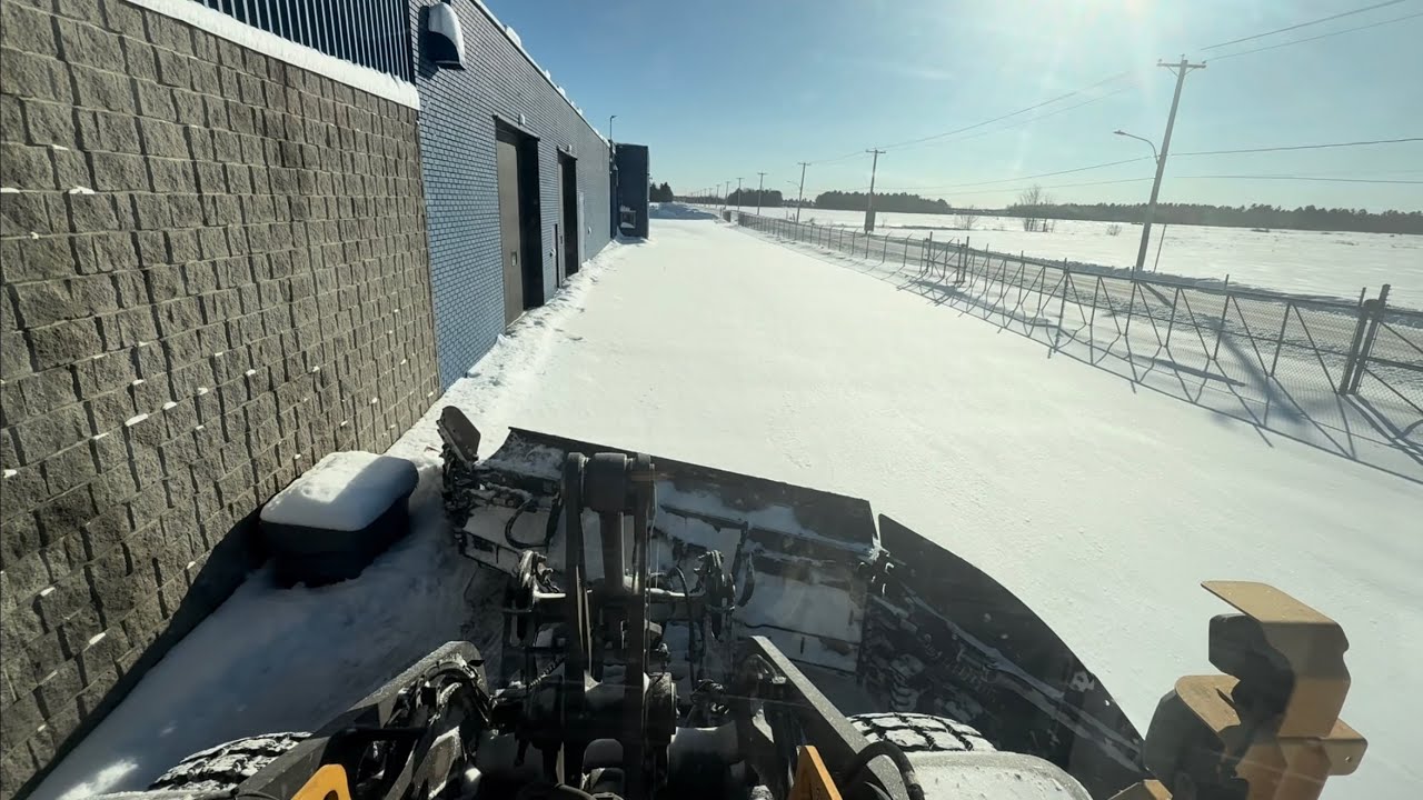 ** Snow Plowing / Team work🔥/Large Warehouse / 6
