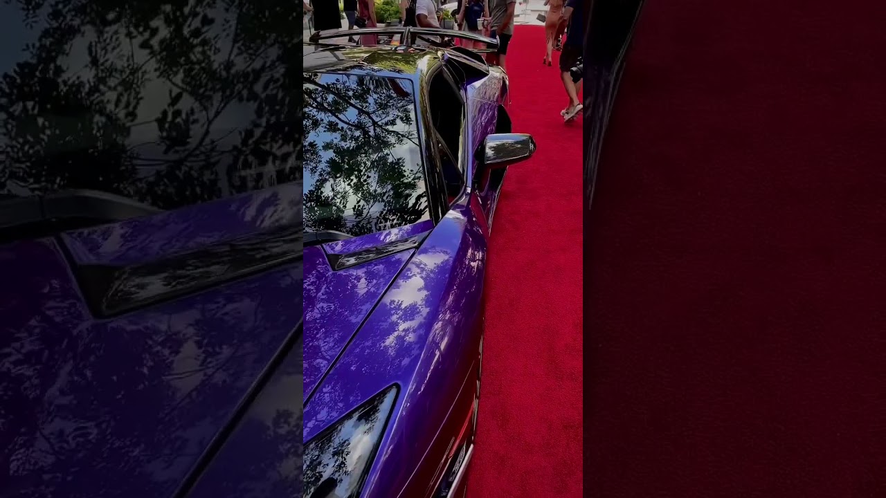 Crazy paint jobs for 2 crazy supercars 