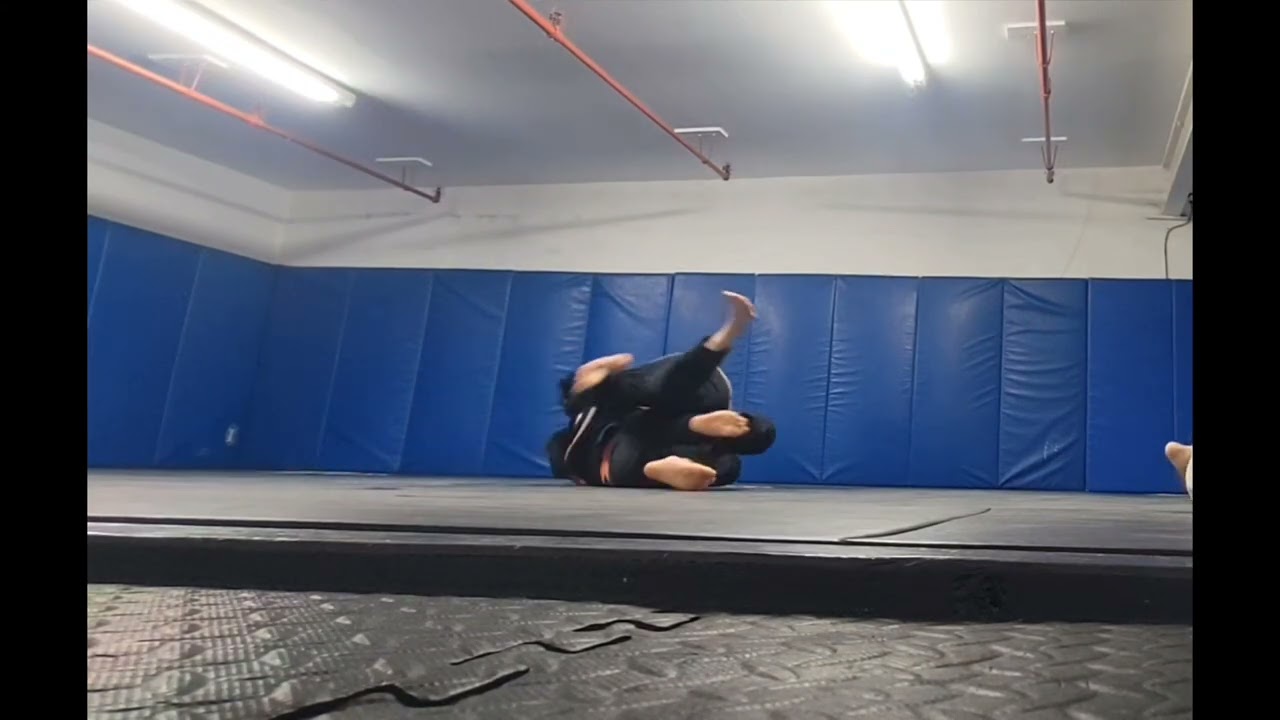 Paper cutter choke - arm bar - side triangle