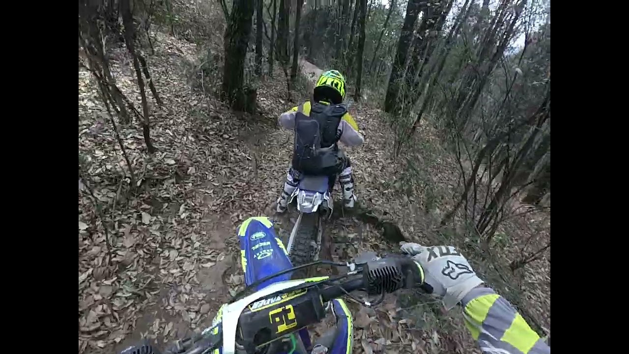 Yz 85 santy bajando al pueblo de tepa 