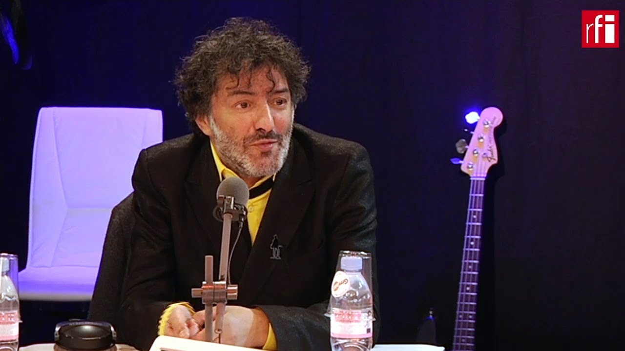 Le musicien Rachid Taha interprète 