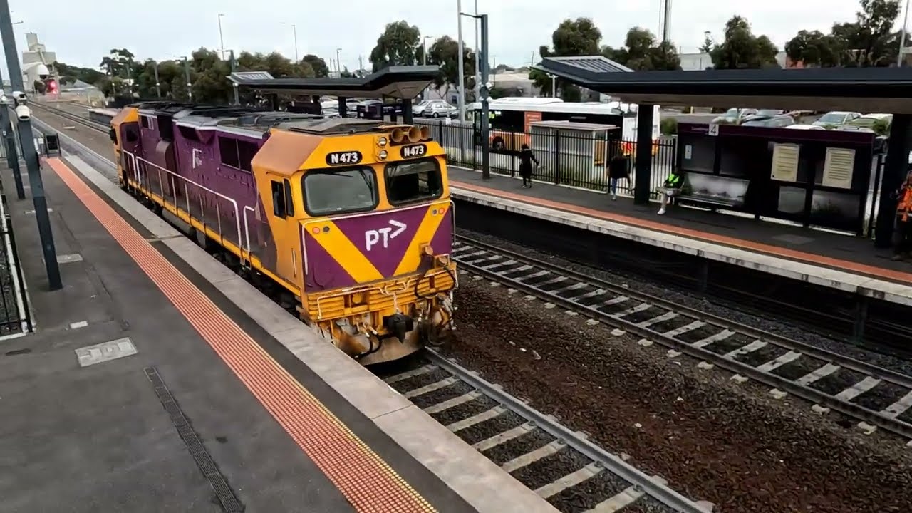 THE AFTERNOON PASSENGER PEAK with Loco Hauled Trains at Sunshine Railway Station