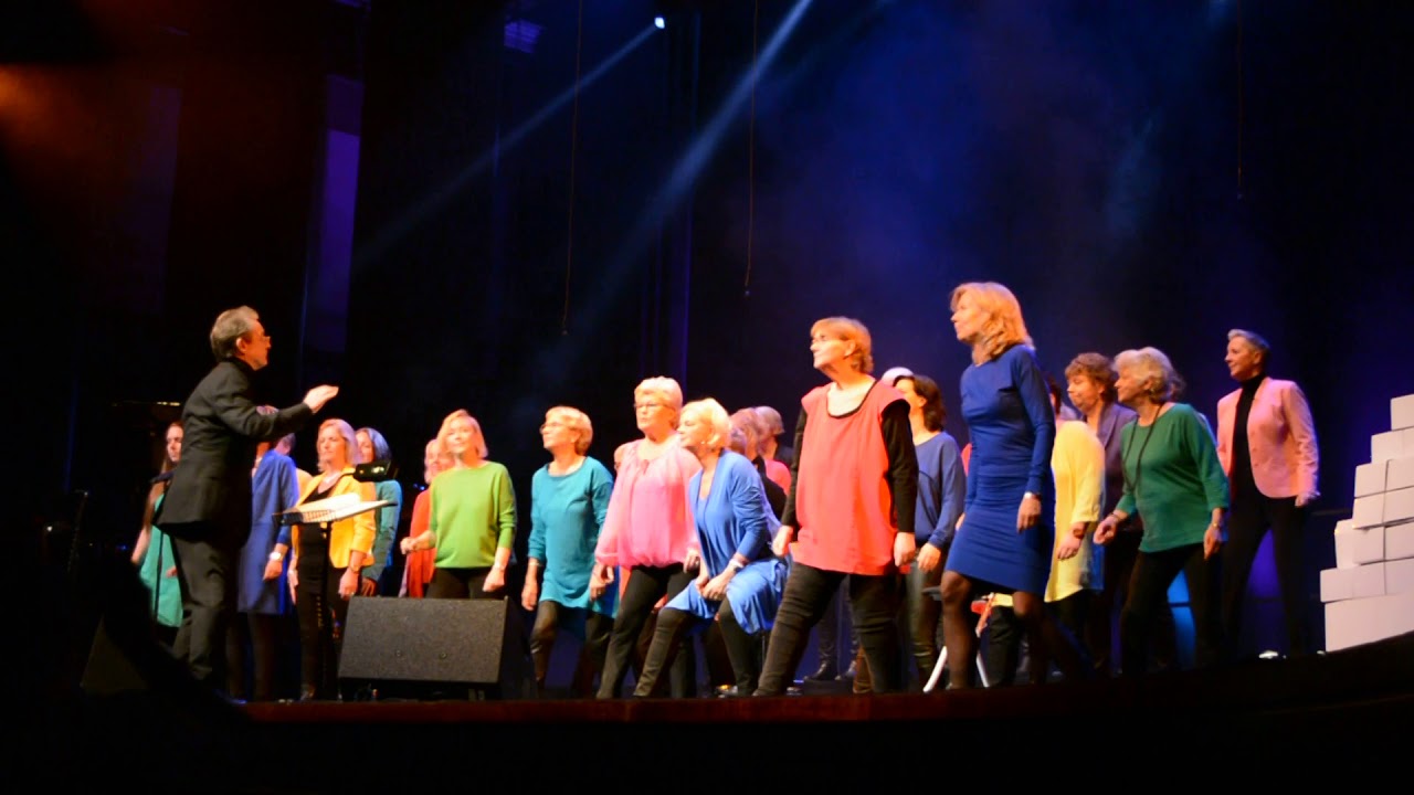 Popkoor 2B2Gether zingt Go like Elijah