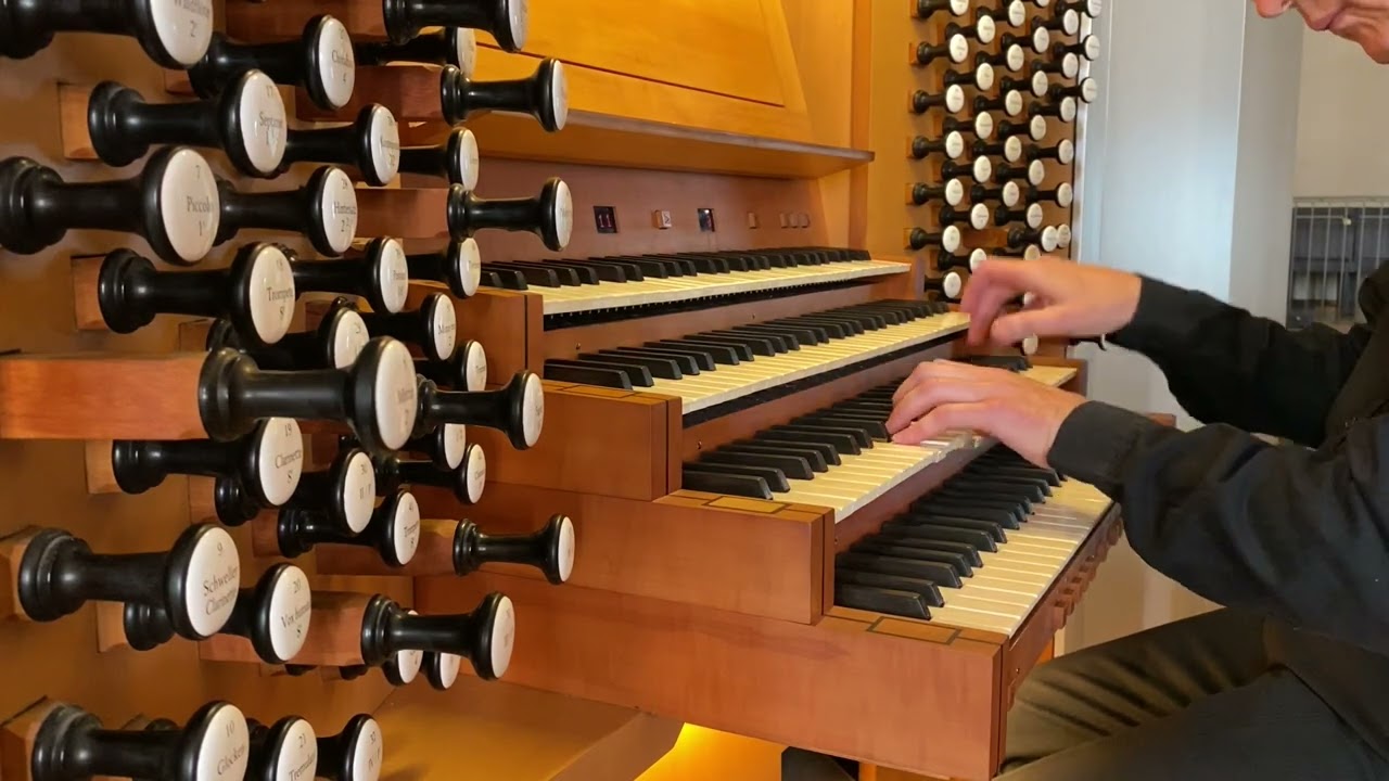 Kay Johannsen plays Bach, Prelude and Fugue C major BWV 545