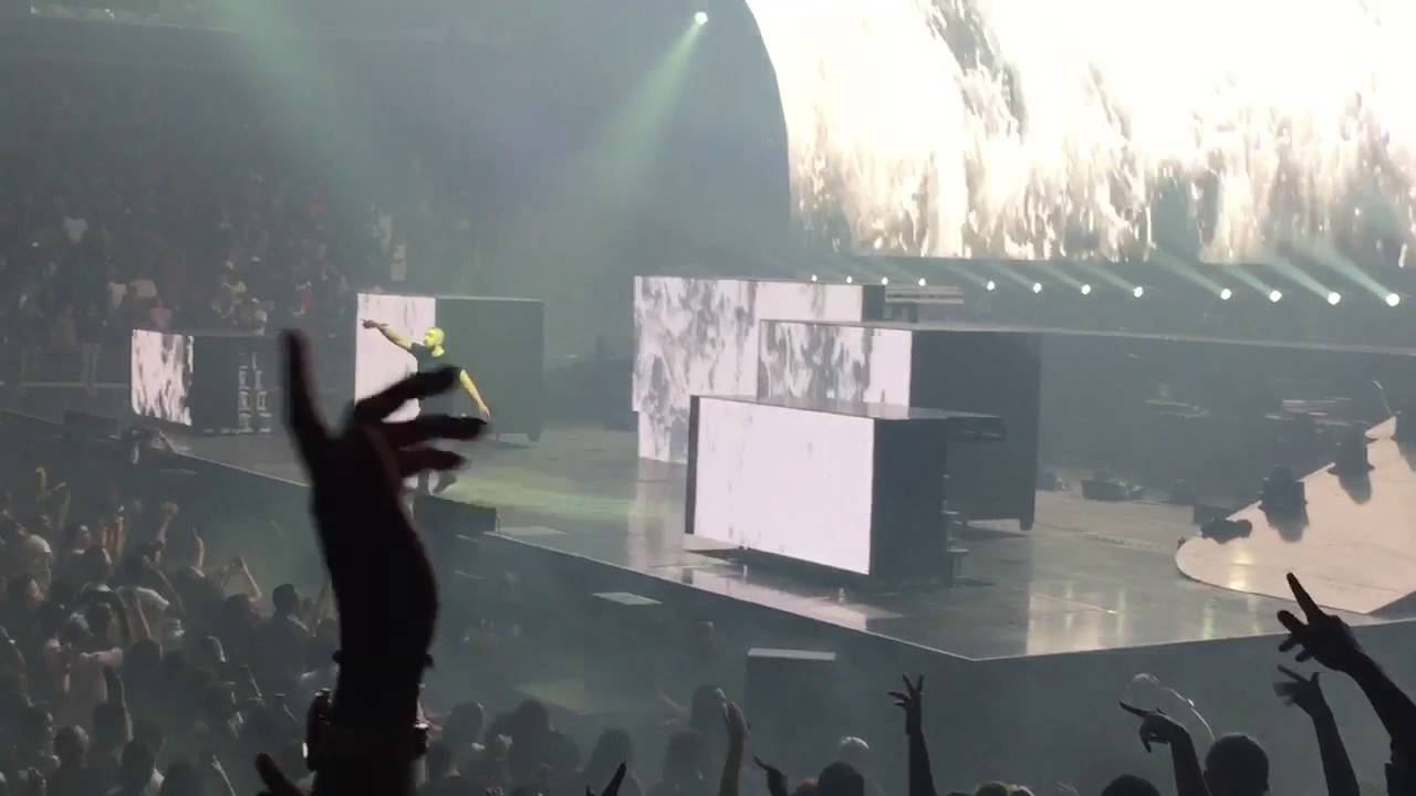 Drake - I Got All The Hits Medley Live