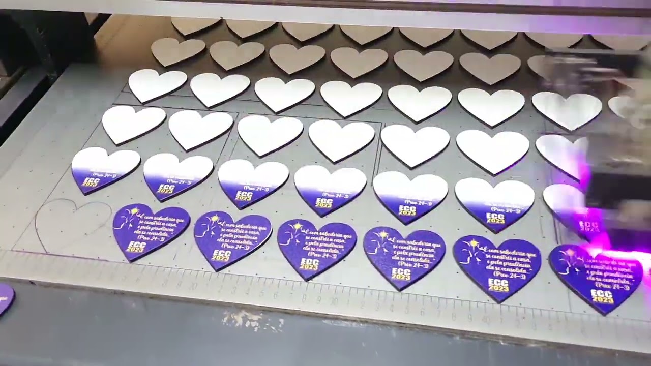 Impressão  U.V. direta em MDF de 3mm branco. Confira...