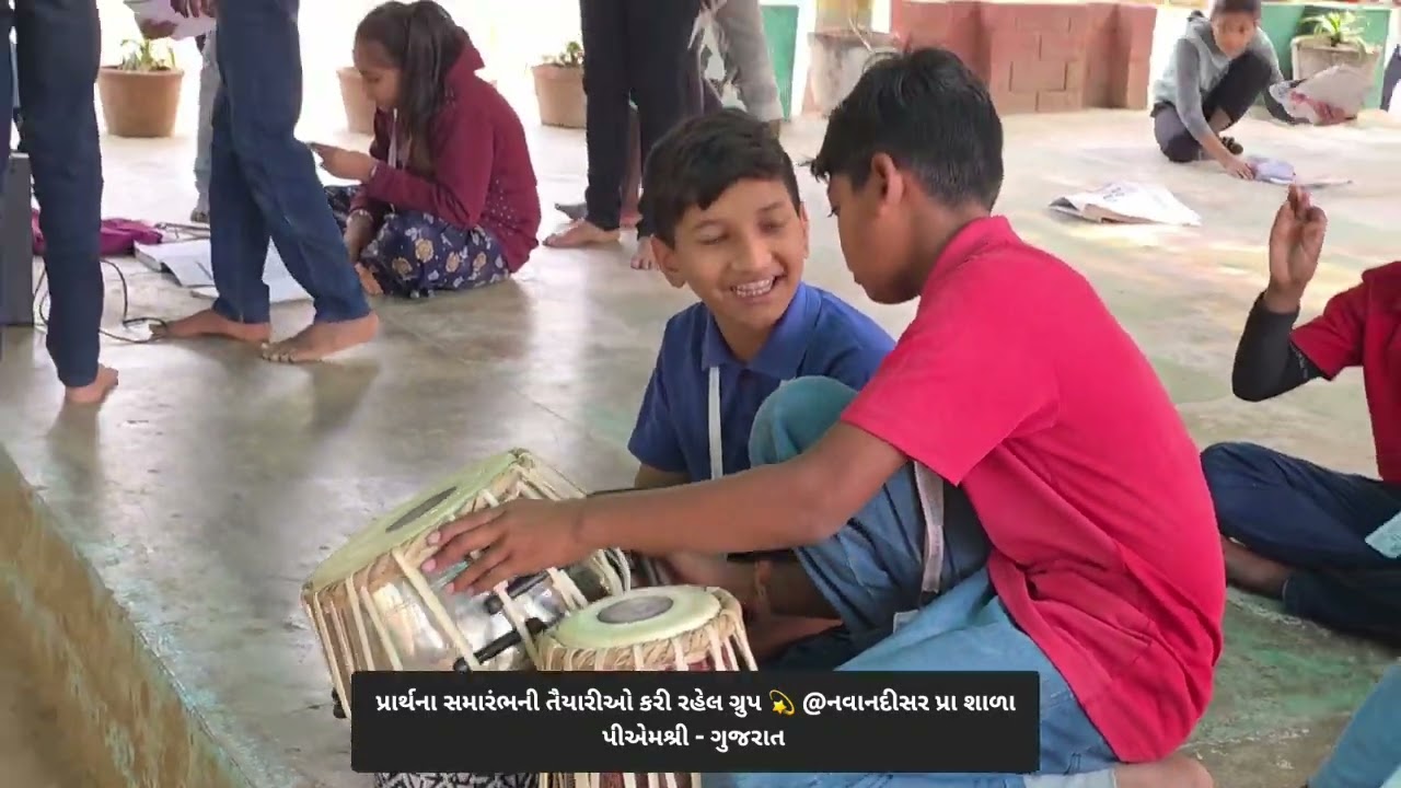 પ્રાર્થના સમારંભની તૈયારીઓ કરી રહેલ ગ્રુપ 💫