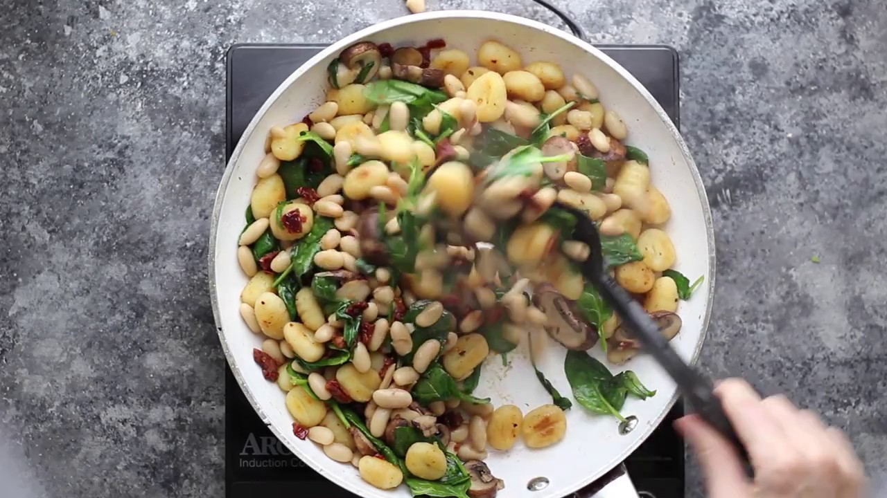One Pan Gnocchi with Sundried Tomatoes & White Beans