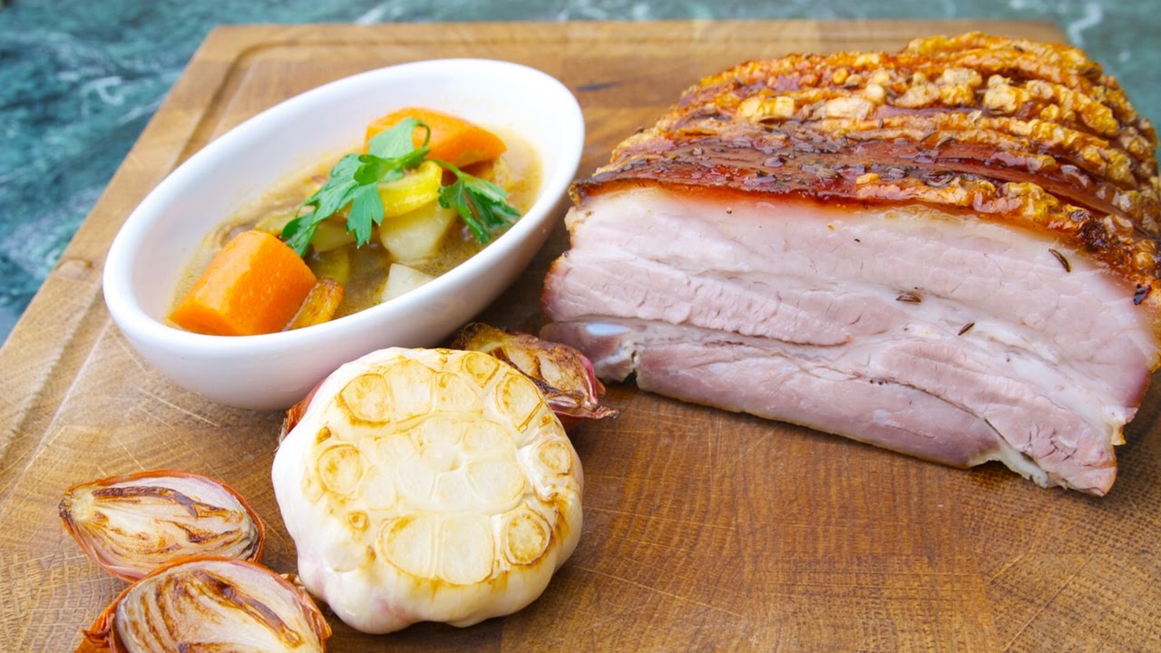 Original bayerischer Schweinsbraten nach Opa Loibl nach Chefkoch Thomas Sixt zubereiten