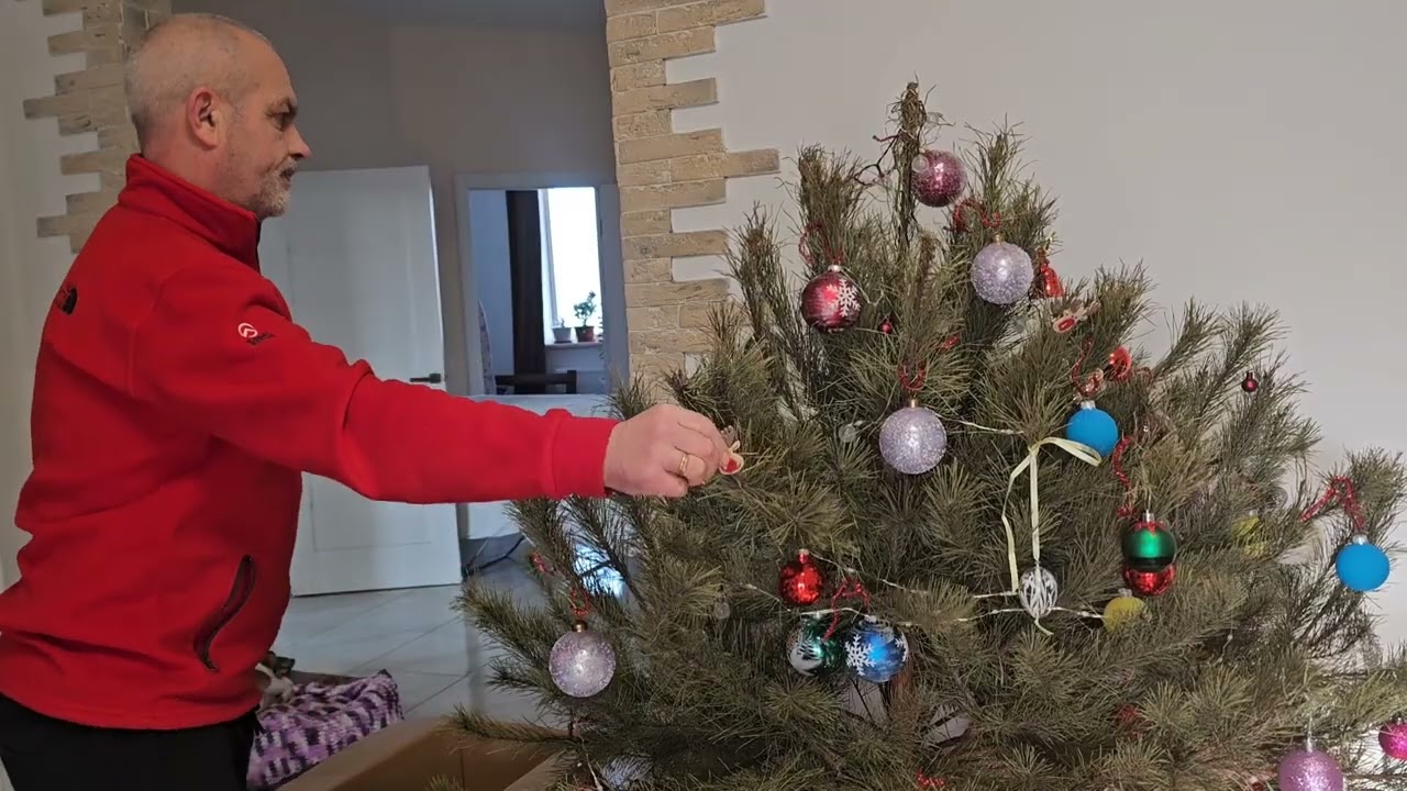 Разбираем ёлку. 🎄