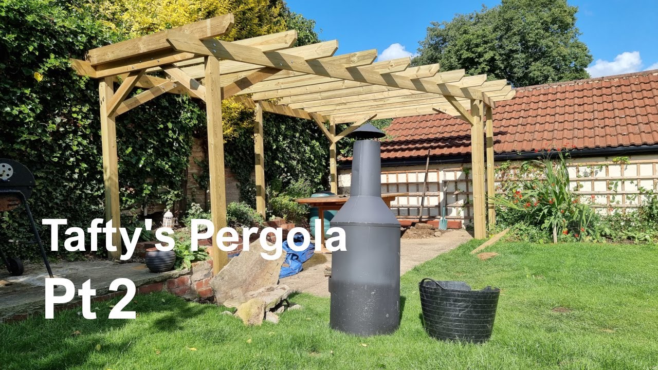 Tafty's Pergola build Pt2 - Rain so only top rail & braces, Dewalt DWS780 Mitre saw