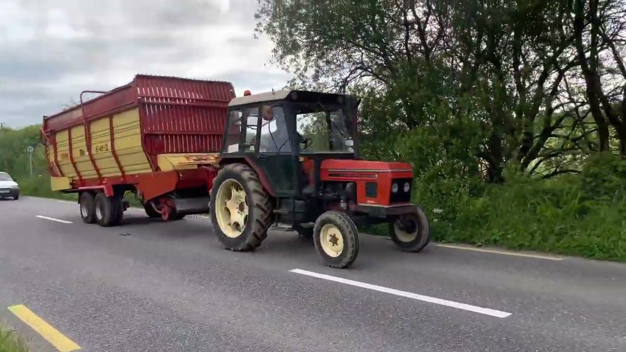 Brendan Marshall heading to cork show with his fleet on convoy 18/6/22