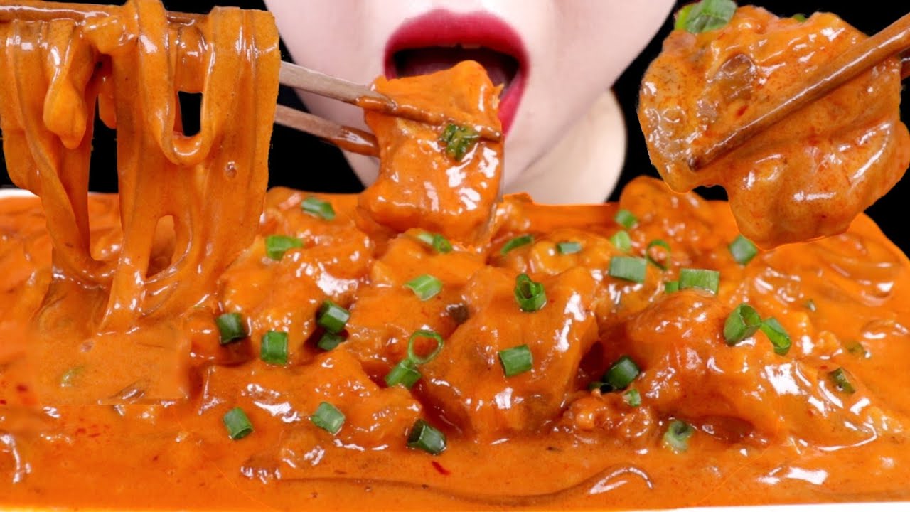 АСМР ЕДА Острый сливочный соус Коленный хрящ коровы Звук еды