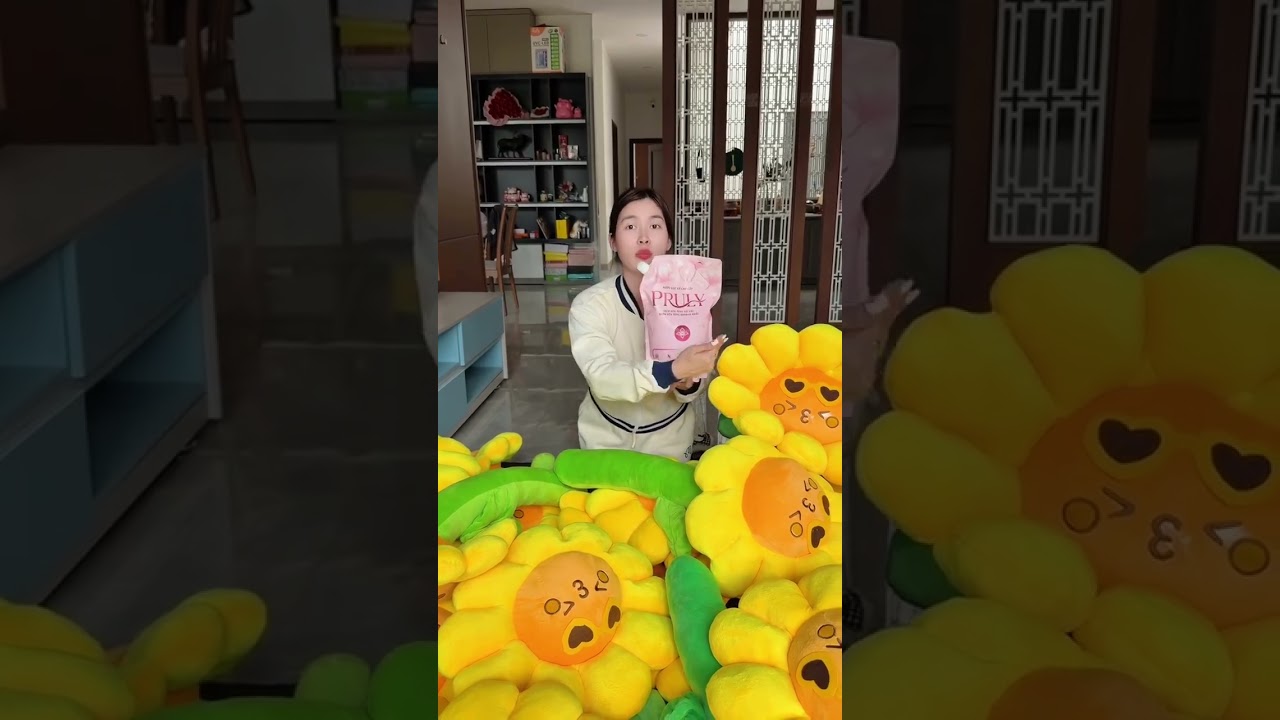 Ăn lễ trong nước mắt- Mary Phạm Trang (Nhà Nhật Khánh Show)
