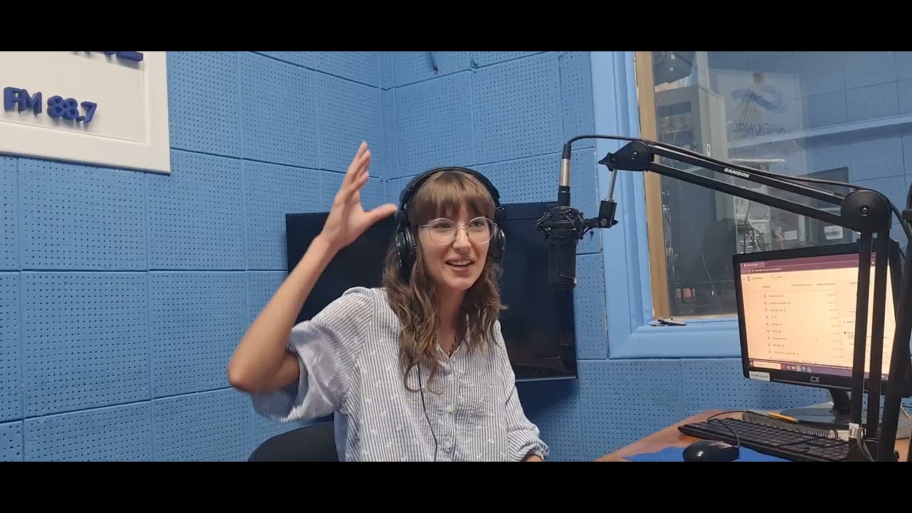 MIA ZARRA: Técnica en #comunicación #social en #radionacionalesquel || #patagonia || #radio #fyp