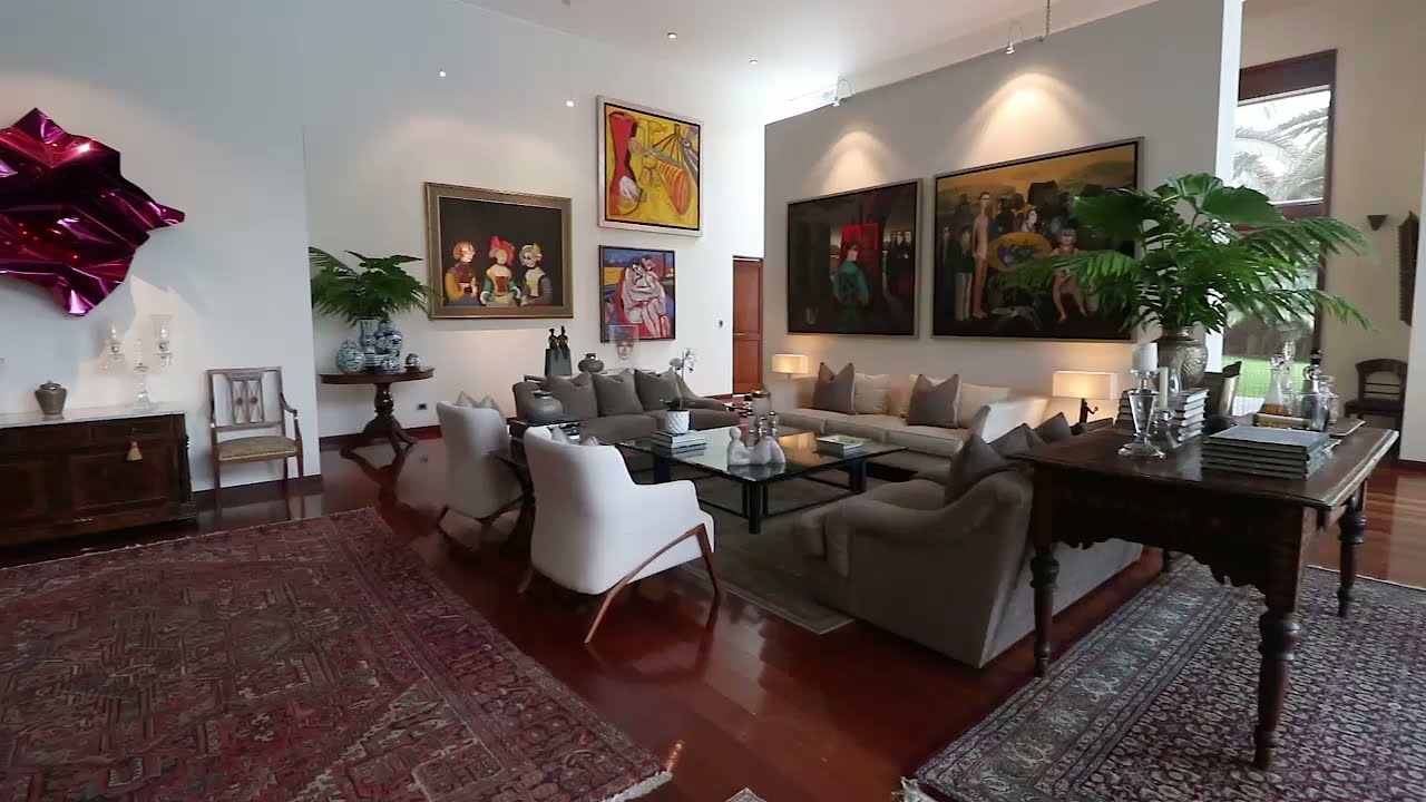 MODERNA CASA EN LA PLANICIE