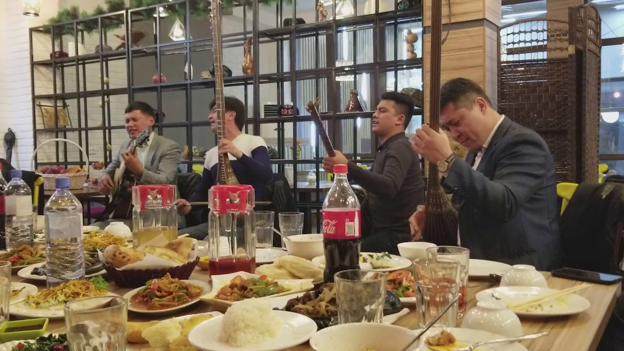 Uyghur song "Bizning Naxshimiz" (Our song) Бизниң нахшимиз
