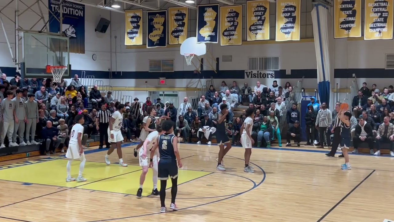 Qua'Mir Everett scores on the putback