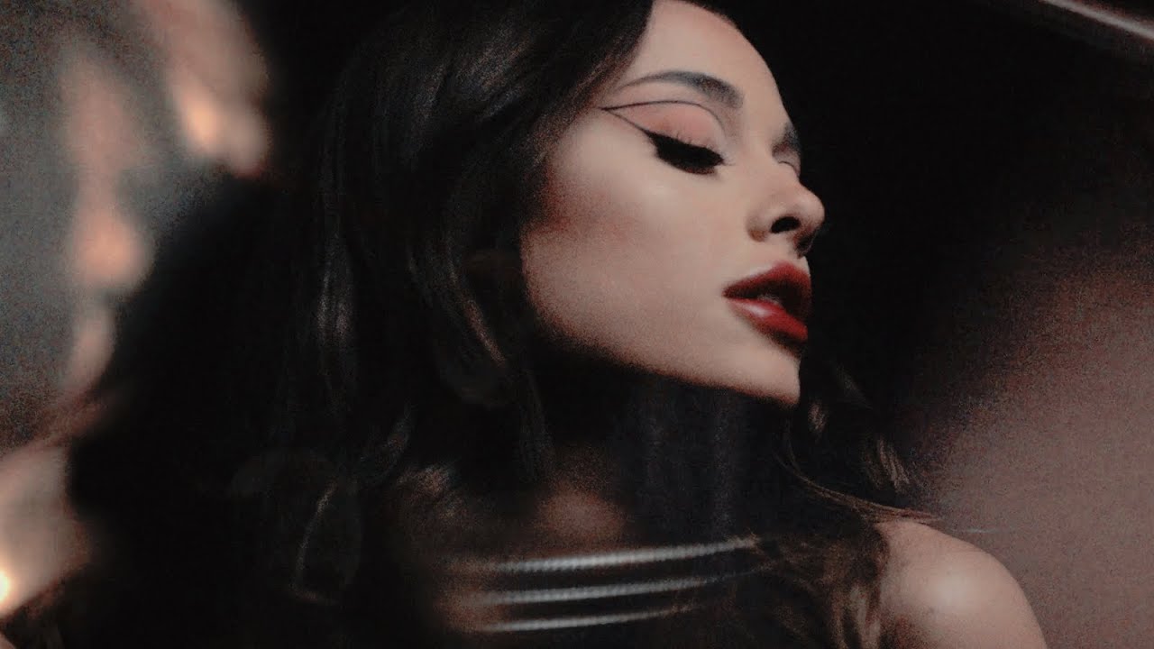 Ariana Grande - Solitude