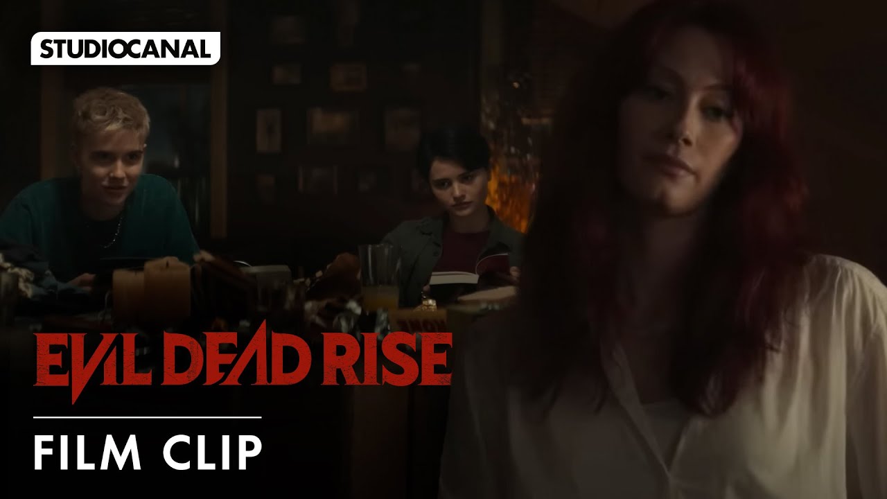 ЗЛОВЕЩИЕ МЕРТВЕЦЫ: ВОССТАНОВЛЕНИЕ — фрагмент фильма «Семейное воссоединение»