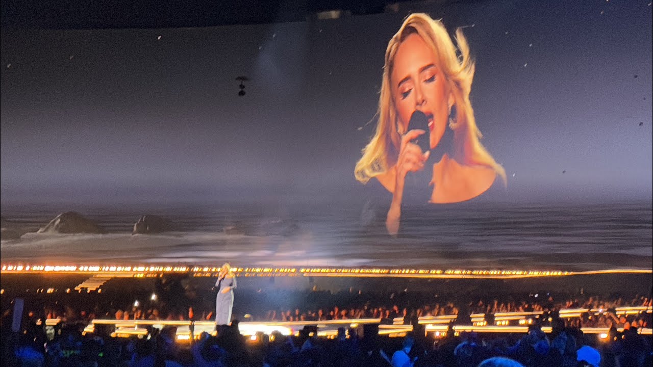 Adele - Hold On - Adele in Munich 02.08.24 Opening Night - Messe München