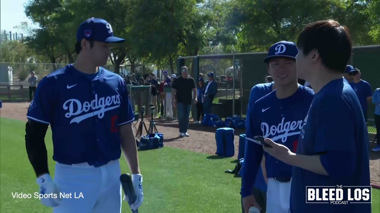Dodgers Shohei Ohtani taking batting practice, Happy at camp and signing autographs FULL VIDEO