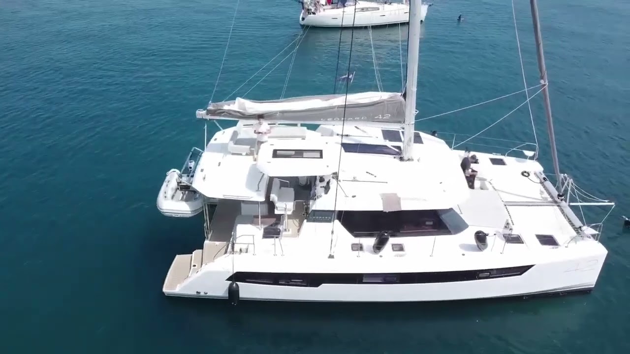 TIXY : D&eacute;couverte du Catamaran Leopard 42 - Confort et Style en Mer