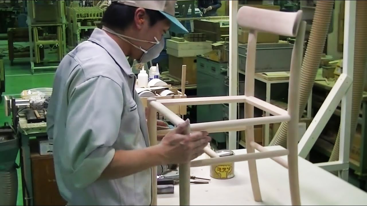 Manufacturing process of Lightwood chair, designed by Jasper Morrison