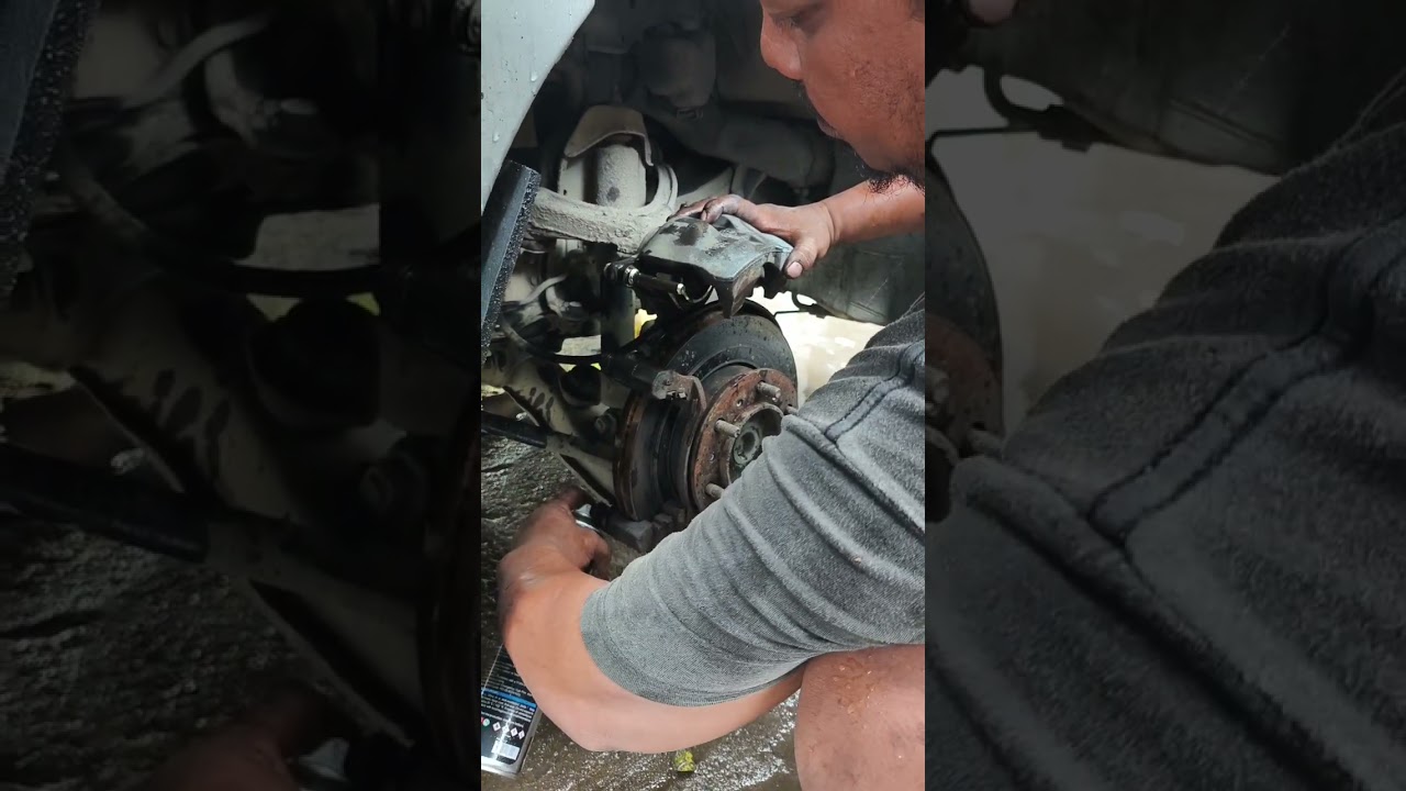 Replace brake pads Toyota hi ace grandia 