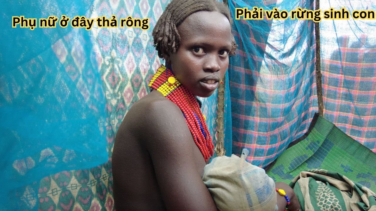 Женщинам этого племени приходится рожать в одиночестве в лесу 😶