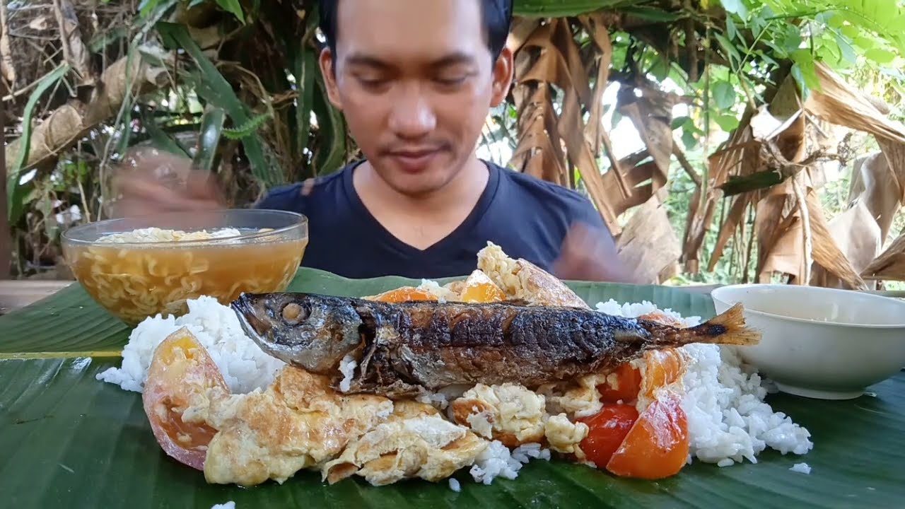 Kain tayo Scrambled eggs, Lucky me beef, Pritong Galunggong MUKBANG